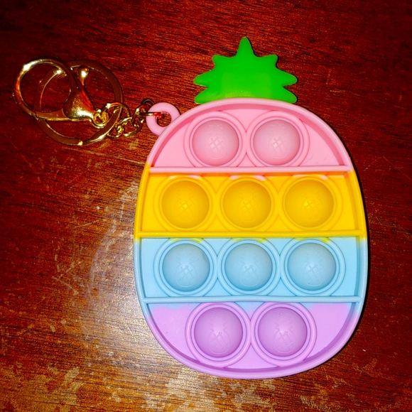 Fidget pop it - pastel tie-dye pineapple keychain - Picture 1 of 3